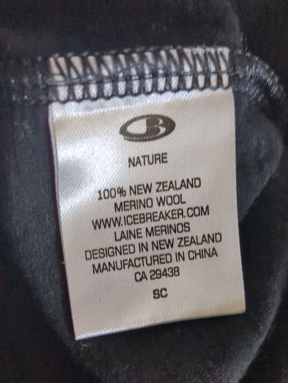 Icebreaker Nature 100% Merino Wool V-Neck Graphic Tee Black Leaf Print Size M - Picture 7 of 8